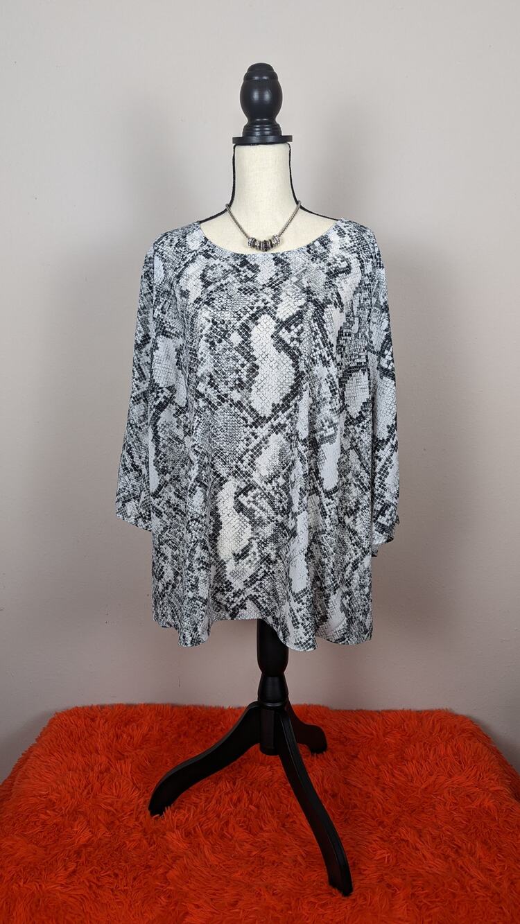NWT Worthington Black White Snakeskin Print Round Neck 3/4 Sleeve Blouse Top 2X